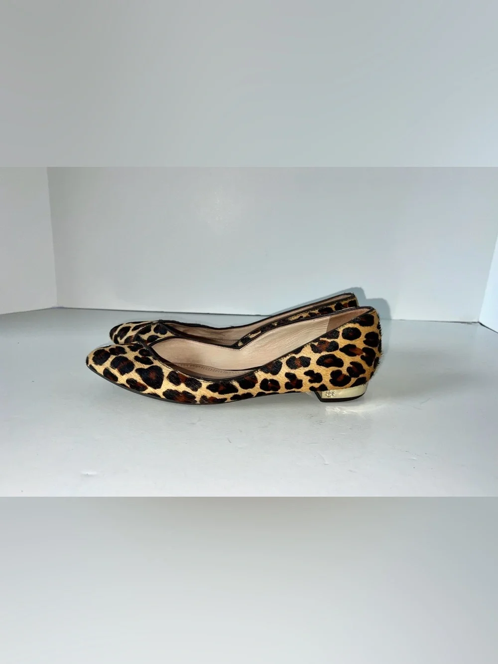 Tory Burch Sz 6.5 M Animal Print Cow Fur Casual Elegant Flats